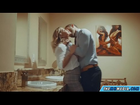 ❤️ Ke hoʻowalewale ʻia ʻoe e kahi blonde busty i kahi lumi hoʻomaha ākea ️❌ Porn video iā mākou haw.purchasexz.top